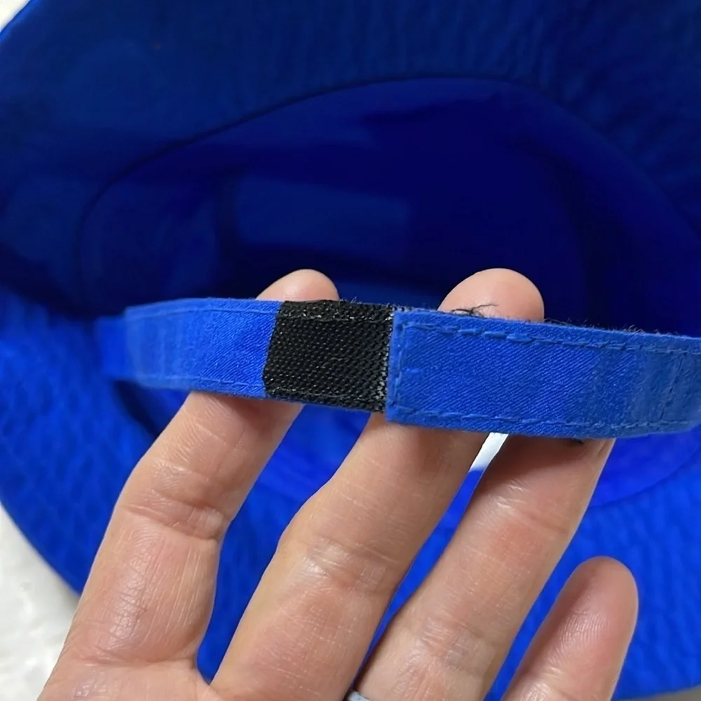 NIKE INFANT (12-24 MONTHS) BUCKET HAT BLUE WHITE SWOOSH CHIN STRAP UPF40+